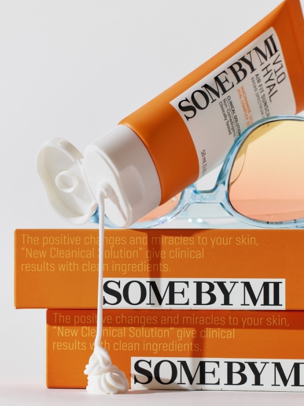 SOMEBYMI V10 HYAL Airfit Sunscreen SPF50+