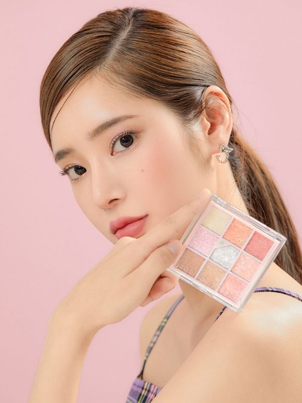 UNLEASHIA Glitterpedia Eye Palette