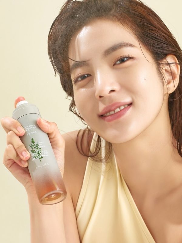 MISSHA Artemisia Calming Treatment Essence Spray
